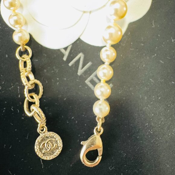 Authentic Chanel CC Pearl Choker Necklace 100th Anniversary Limited Edition - Picture 3 of 10